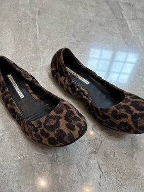 Vera Wang Lavender Label Leopard Print Brown Suede Ballet Flats